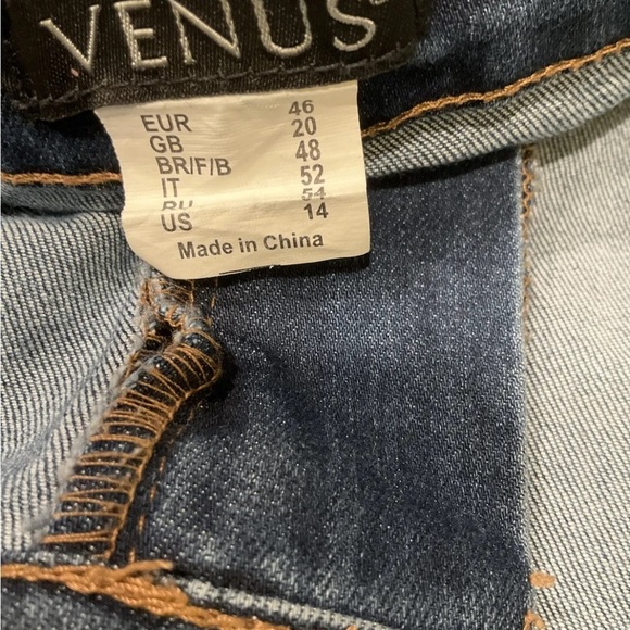 Venus Women’s Bell Bottom Jeans With Appliqué Hem Inserts Size 14 - Picture 3 of 10